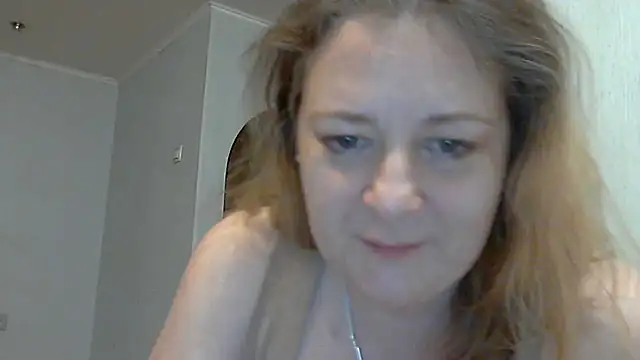 Snapshot of WriterInna44 chatting on February 14, 2025, 12:14 pm WriterInna44 online show from February 14, 2025, 12:14 pm