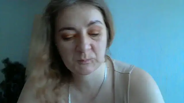 Snapshot of WriterInna44 chatting on March 18, 2025, 5:23 am WriterInna44 online show from March 18, 2025, 5:23 am