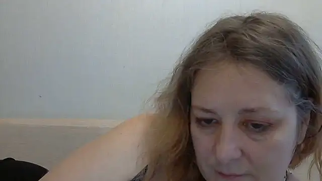 Snapshot of WriterInna44 chatting on February 19, 2025, 11:38 am WriterInna44 online show from February 19, 2025, 11:38 am