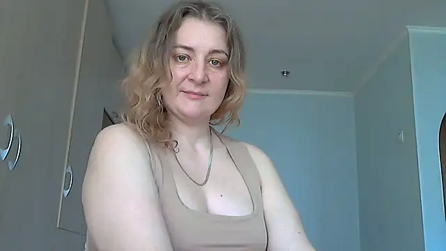 Snapshot of WriterInna44 chatting on March 22, 2025, 11:00 am WriterInna44 online show from March 22, 2025, 11:00 am