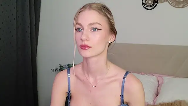 GabriellaOlsen online show from May 17, 2026, 4:07 pm