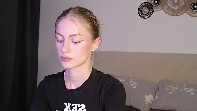 GabriellaOlsen online show from May 31, 2026, 4:46 pm