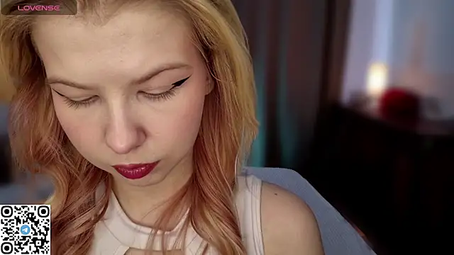 Snapshot of LynetHakes chatting on March 21, 2026, 6:14 am LynetHakes online show from March 21, 2026, 6:14 am