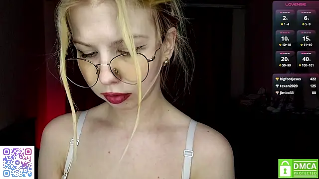 Snapshot of LynetHakes chatting on February 15, 2026, 7:57 pm LynetHakes online show from February 15, 2026, 7:57 pm