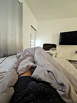 Snapshot of j0nathan00 chatting on February 12, 2025, 11:29 am j0nathan00 online show from February 12, 2025, 11:29 am