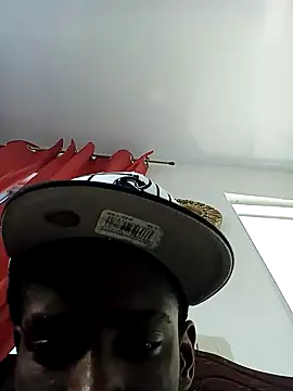 Snapshot of dinero04 chatting on October 5, 2025, 7:59 pm dinero04 online show from October 5, 2025, 7:59 pm