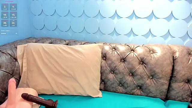 Naomymonroe  online show from September 21, 2025, 5:40 pm