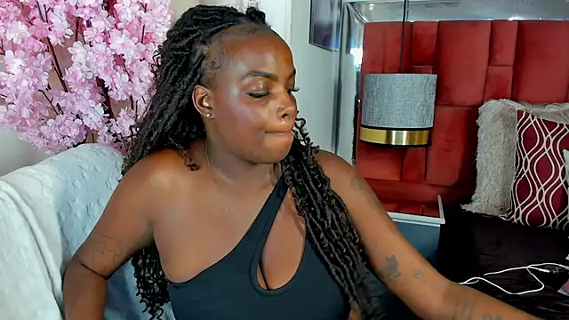 Snapshot of NatyParker chatting on December 15, 2025, 2:12 pm NatyParker online show from December 15, 2025, 2:12 pm