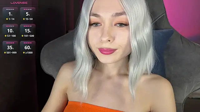 Snapshot of Ohmy_Nora_ chatting on June 19, 2026, 4:40 am Ohmy Nora online show from June 19, 2026, 4:40 am