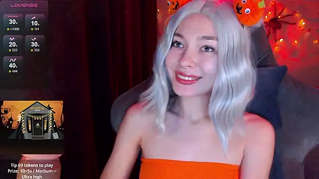 Snapshot of Ohmy_Nora_ chatting on October 31, 2025, 7:21 pm Ohmy Nora online show from October 31, 2025, 7:21 pm