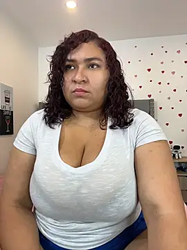 Snapshot of KarlaWild chatting on April 25, 2026, 5:43 pm KarlaWild online show from April 25, 2026, 5:43 pm