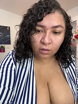 KarlaWild online show from October 28, 2025, 1:10 pm