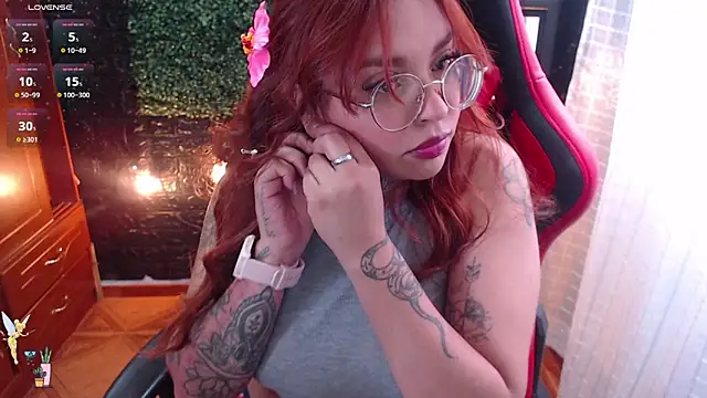 Snapshot of natyk_m chatting on November 13, 2025, 1:04 pm natyk m online show from November 13, 2025, 1:04 pm