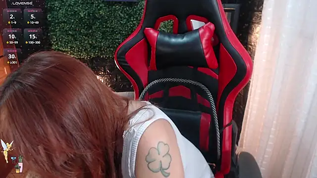 Snapshot of natyk_m chatting on November 12, 2025, 10:35 pm natyk m online show from November 12, 2025, 10:35 pm