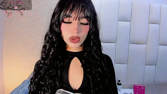 Snapshot of Angeles_Busst chatting on January 10, 2026, 8:37 pm Angeles Busst online show from January 10, 2026, 8:37 pm