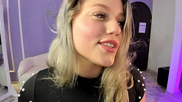 alaia greyy online show from September 25, 2025, 12:44 pm