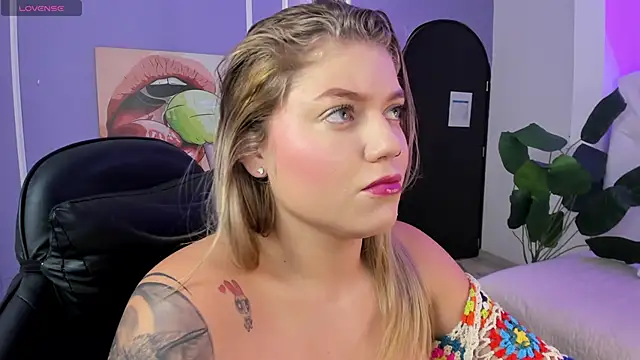 alaia greyy online show from November 26, 2025, 1:11 pm