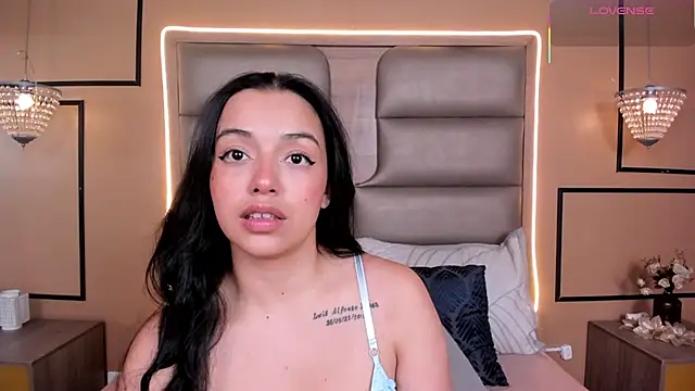 CAYLINCOLLINS online show from November 11, 2025, 3:01 am