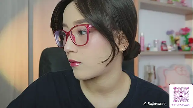 Snapshot of sophi_lii chatting on July 15, 2026, 9:44 pm sophi lii online show from July 15, 2026, 9:44 pm