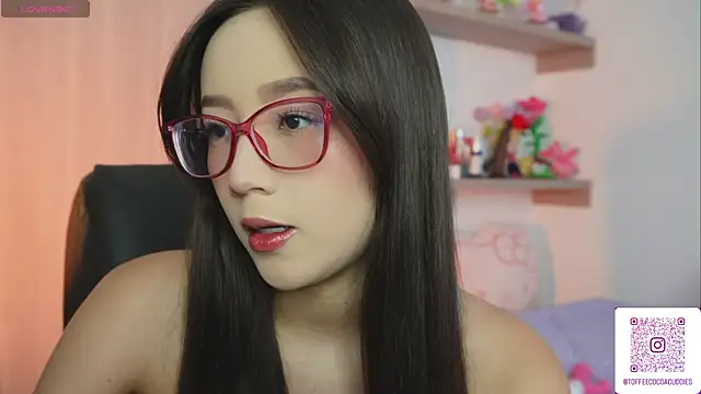 Snapshot of sophi_lii chatting on May 8, 2026, 8:23 pm sophi lii online show from May 8, 2026, 8:23 pm