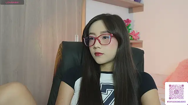 Snapshot of sophi_lii chatting on April 27, 2026, 8:40 pm sophi lii online show from April 27, 2026, 8:40 pm