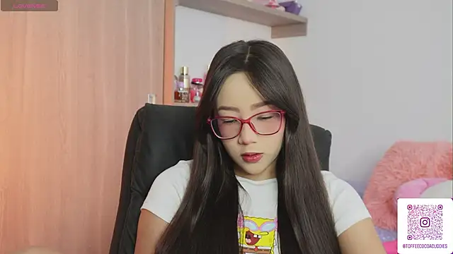 Snapshot of sophi_lii chatting on May 6, 2026, 9:52 pm sophi lii online show from May 6, 2026, 9:52 pm