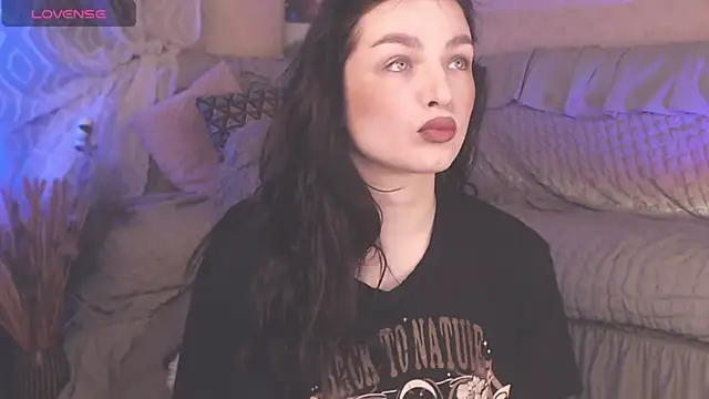 Snapshot of BritneyBarker chatting on March 10, 2025, 2:06 am BritneyBarker online show from March 10, 2025, 2:06 am