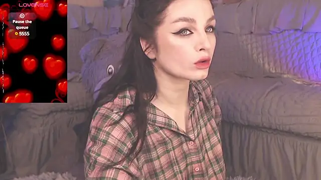 Snapshot of BritneyBarker chatting on March 22, 2025, 12:49 am BritneyBarker online show from March 22, 2025, 12:49 am