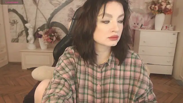 Snapshot of BritneyBarker chatting on April 29, 2026, 1:54 am BritneyBarker online show from April 29, 2026, 1:54 am
