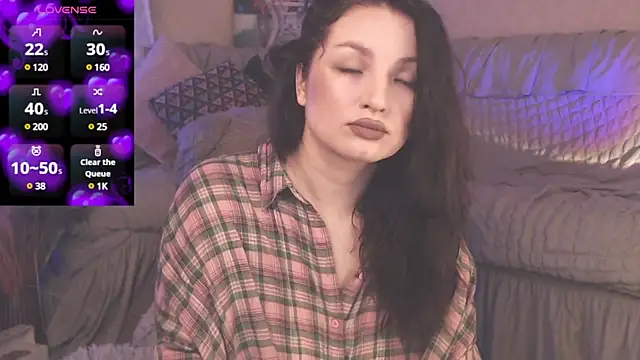 Snapshot of BritneyBarker chatting on March 13, 2025, 12:48 am BritneyBarker online show from March 13, 2025, 12:48 am