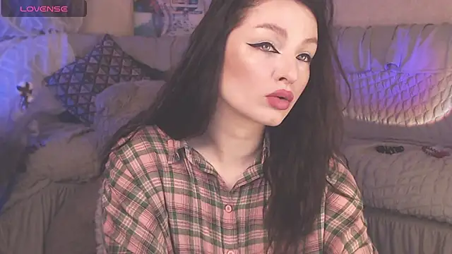 Snapshot of BritneyBarker chatting on March 12, 2025, 1:36 am BritneyBarker online show from March 12, 2025, 1:36 am