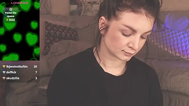 Snapshot of BritneyBarker chatting on March 9, 2025, 4:27 am BritneyBarker online show from March 9, 2025, 4:27 am