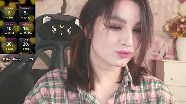 Snapshot of BritneyBarker chatting on November 26, 2025, 9:15 pm BritneyBarker online show from November 26, 2025, 9:15 pm