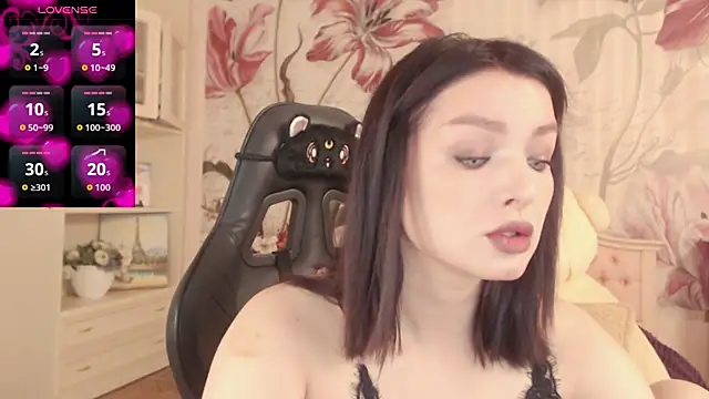 Snapshot of BritneyBarker chatting on September 9, 2025, 1:49 am BritneyBarker online show from September 9, 2025, 1:49 am