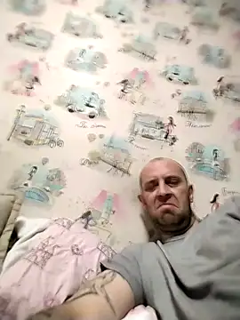 Snapshot of MaxDevilWhite chatting on November 16, 2025, 5:17 pm MaxDevilWhite online show from November 16, 2025, 5:17 pm