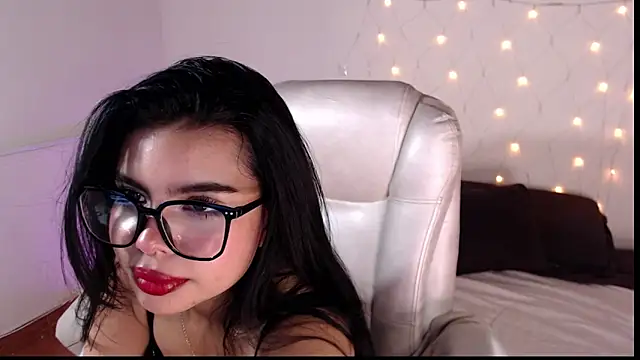 saray  jones online show from March 12, 2025, 1:08 pm