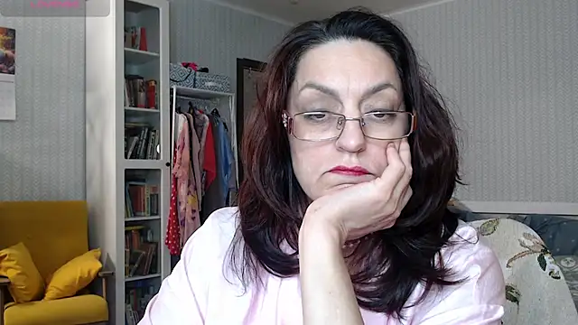 Snapshot of Soffya_Soy chatting on May 13, 2026, 8:49 pm Soffya Soy online show from May 13, 2026, 8:49 pm
