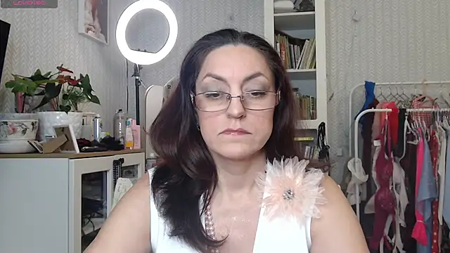 Snapshot of Soffya_Soy chatting on February 28, 2026, 3:44 pm Soffya Soy online show from February 28, 2026, 3:44 pm