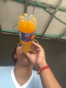 Snapshot of CamiiGarcia chatting on November 12, 2025, 7:51 pm CamiiGarcia online show from November 12, 2025, 7:51 pm