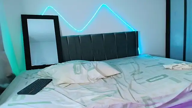 Snapshot of gisell363472 chatting on November 14, 2025, 1:31 am gisell363472 online show from November 14, 2025, 1:31 am