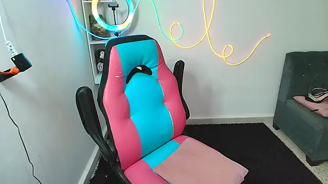 Snapshot of gisell363472 chatting on December 13, 2025, 8:04 pm gisell363472 online show from December 13, 2025, 8:04 pm