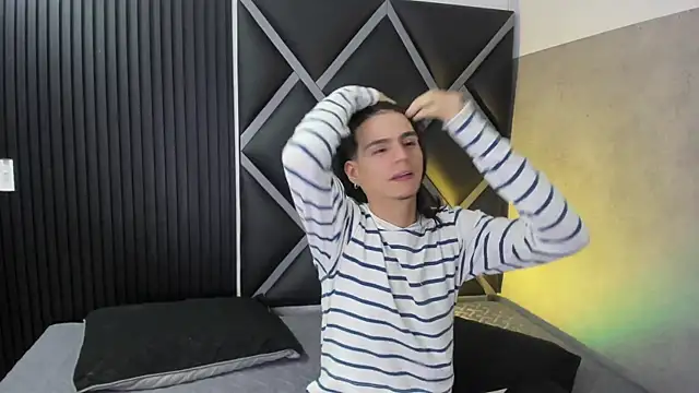 Martshall09 online show from October 28, 2025, 9:47 pm