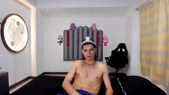 Snapshot of Martshall09 chatting on January 13, 2026, 9:41 pm Martshall09 online show from January 13, 2026, 9:41 pm