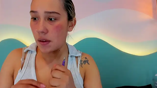 Snapshot of Lannajansen chatting on December 22, 2025, 3:34 pm Lannajansen online show from December 22, 2025, 3:34 pm