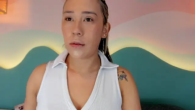 Lannajansen online show from November 24, 2025, 1:11 pm