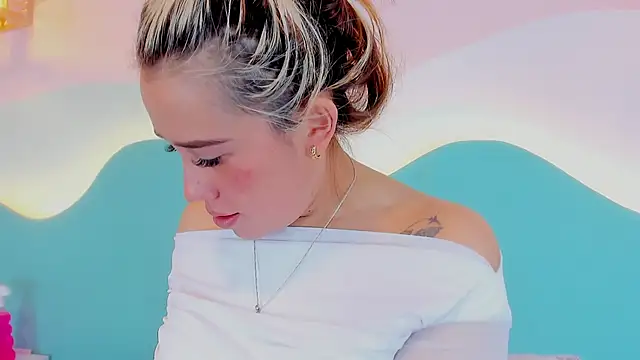 Snapshot of Lannajansen chatting on February 14, 2026, 1:11 pm Lannajansen online show from February 14, 2026, 1:11 pm