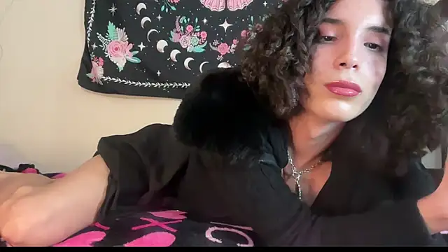 Snapshot of KatValentine222 chatting on January 24, 2025, 10:08 pm KatValentine222 online show from January 24, 2025, 10:08 pm