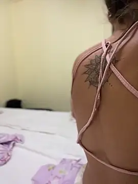 White Lu online show from November 20, 2025, 2:34 am