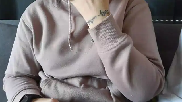 bunnyfox420 online show from November 6, 2025, 4:11 pm