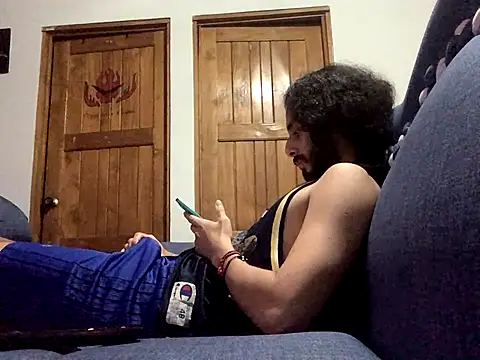 Snapshot of Nooneisthis chatting on October 5, 2025, 2:13 am Nooneisthis online show from October 5, 2025, 2:13 am